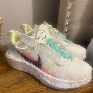 Size 5 Nike Crater Impact blk/green Sunset New